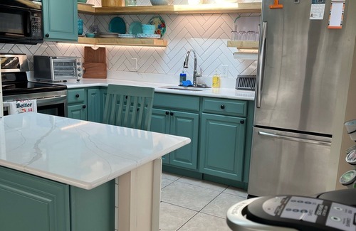 Port Charlotte - Charlotte Harbor House | Cozy South West Florida Escape on canal w/working space & pet friendly.