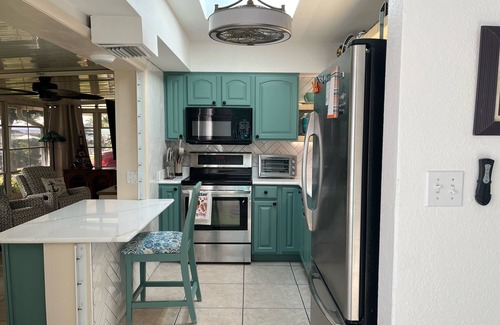 Port Charlotte - Charlotte Harbor House | Cozy South West Florida Escape on canal w/working space & pet friendly.