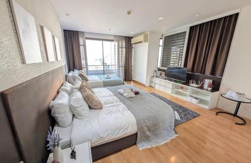 Nana Apartment | Cozy, Spacious 2-Bedder with City, Park View, Near Nana BTS