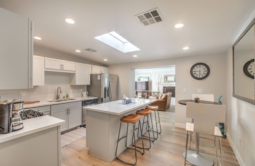 Winchester House | Cozy, spacious 4 bedroom house! Near strip!