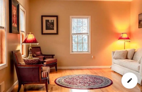 Ware House | Cozy, Spacious and Quiet 2-bedroom house with Central AC, WiFi and fitness room