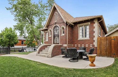 Highland Apartment | Cozy & spacious apartment walking distance to the best of Denver!