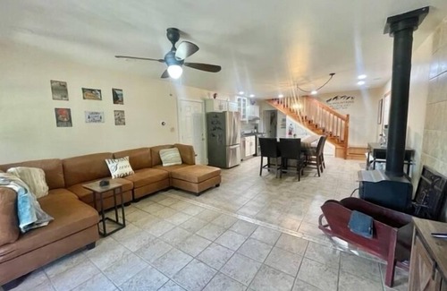 San Juan River Village House | Cozy, Spacious, Cabin with Sauna. Tesla Charger. AC. Close to Hot Springs and Wolf Creek Ski Area.