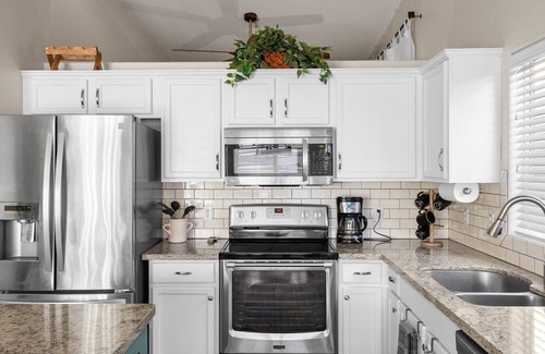 Castlegate House | Cozy, Spacious, Charming, Convenient, Family - King - Billiard -