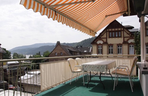 Mainz-Bingen Apartment | Cozy, Spacious Holiday Apartment with Large Balcony and Views of the Rhine and Castle