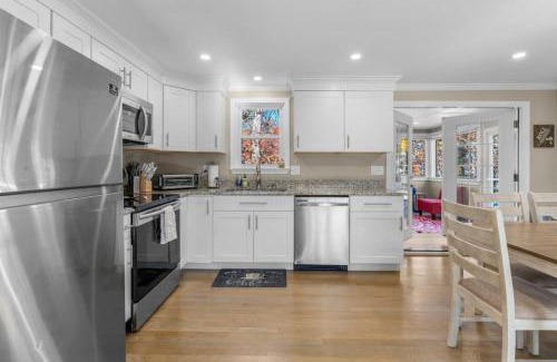 Hyannis House | Cozy Spacious Home Walk to the Beach and 1 Mile to Downtown Hyannis