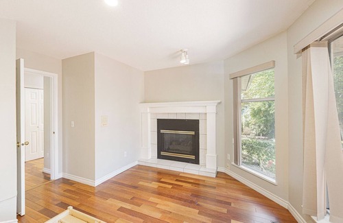 Queensborough House | Cozy Spacious Richmond Cabinet with Big private Vineyard