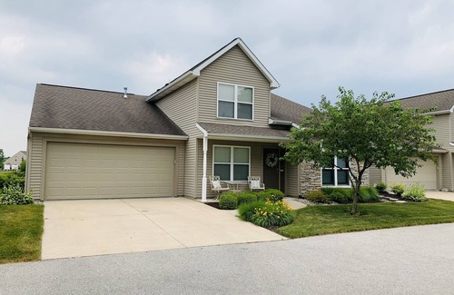 Fort Wayne House | Cozy/Spacious townhouse in prime location!