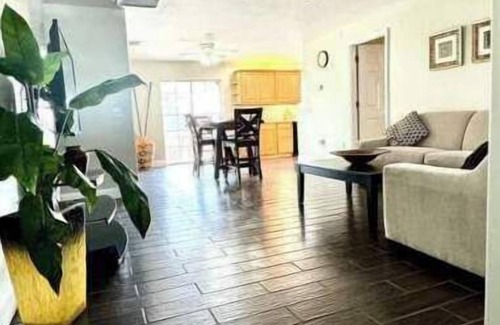 Interchange Square House | Cozy & spacious