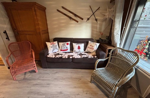 La Chapelle-d'Abondance Apartment | Cozy Studio Near Ski Lifts with Mountain Views & Parking!