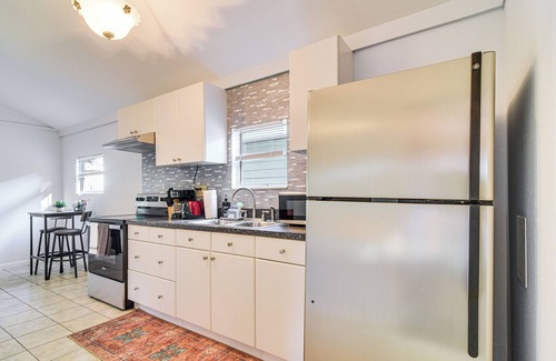 South Pinellas Community Council House | Cozy St Pete Home ~ 2 Mi to Madeira Beach!