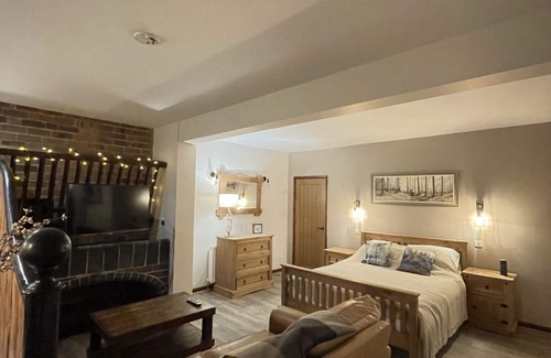 Wem Apartment | Cozy stable conversion in a lovely area surrounded by beautiful walks!