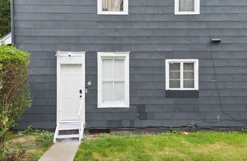 Binghamton Apartment | Cozy Stay ~ 5 Mins to Downtown