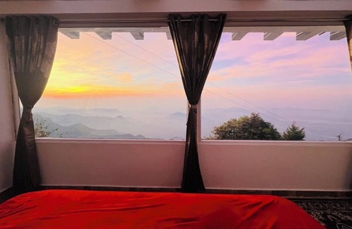 Vattakanal Bed & Breakfast | Cozy Stay Above the Clouds | Misty Mountain Views & Delicious Home Food
