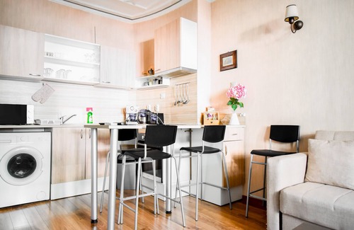 Sofia City Center Apartment | Cozy Stay: AC, Full Kitchen & Comfy Bed w/Dark Curtains