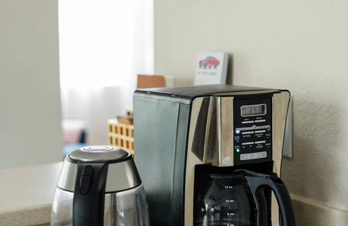 Southside Condo | Cozy stay in the heart of Jax.