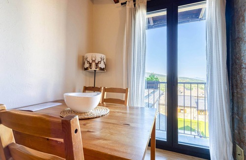 Osseja Apartment | Cozy Stay, Picturesque Village with Mountain View