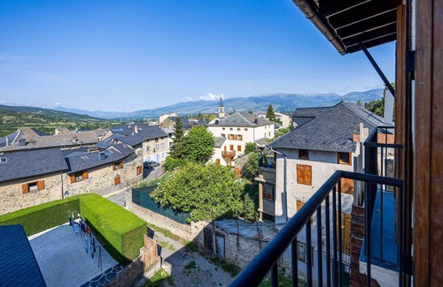 Osseja Apartment | Cozy Stay, Picturesque Village with Mountain View