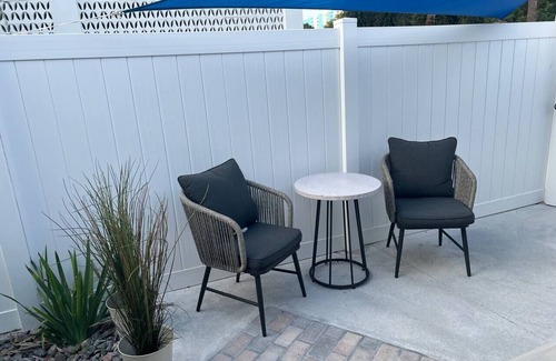 St. Petersburg - Clearwater Apartment | Cozy Steps2 Vinoy, Dali, Pier & Dtwn! patio+bikes