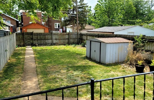 St. Louis House | Cozy STL Newport Suite, close to Downtown, Hospitals, Universities, and schools.