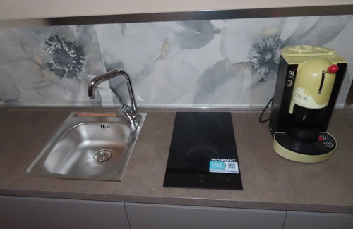 San Giorgio a Cremano Apartment | Cozy studio apartment with kitchen, air conditioning and private bathroom