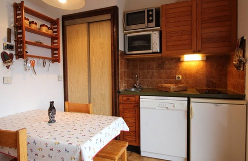 Les Carroz-d'Araches Apartment | Cozy Studio for 4 Near Ski Lifts with Mountain Views