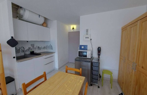 Le Grau-dʼAgde Apartment | Cozy Studio 100m from Beach, Garden View, Ideal Family Getaway