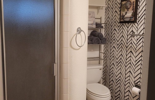 Rio Vista Apartment | Cozy studio, 2 blocks from Sacramento River.