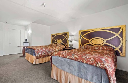 Fremont House | (Cozy studio, 2BED, 1BA, No kitchen)