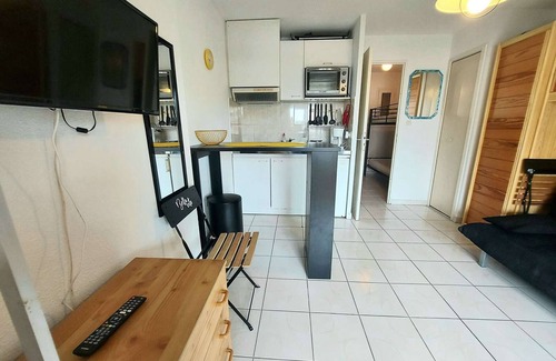 Marseillan Plage Apartment | Cozy Studio Apartment with Pool Access near Beach in Marseillan, Sleeps 4