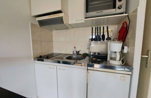 Marseillan Plage Apartment | Cozy Studio Apartment with Pool Access near Beach in Marseillan, Sleeps 4