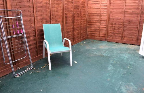 Northolt Mandeville Apartment | Cozy studio apartment near Heathrow