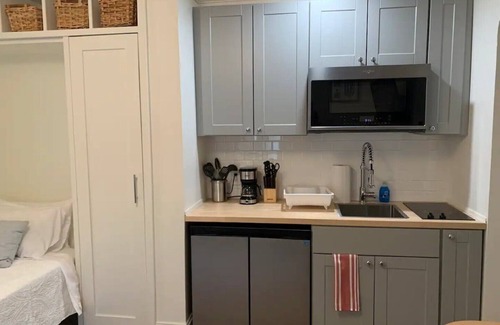 Allentown Apartment | Cozy Studio Apartment in the Perfect Location