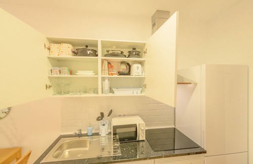 Ciudad Lineal Apartment | Cozy Studio Apartment near the Bullring in Ventas