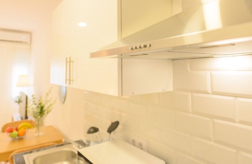 Ciudad Lineal Apartment | Cozy Studio Apartment near the Bullring in Ventas