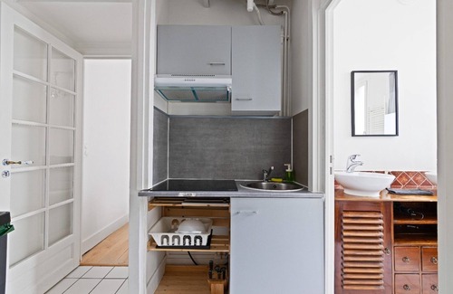 L'Europe Apartment | Cozy Studio Apartment Near at the Centre