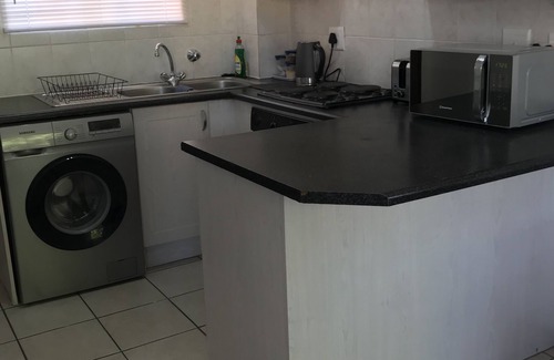 Greater Johannesburg Metropolitan Area Apartment | Cozy Studio Apartment with Wifi backup