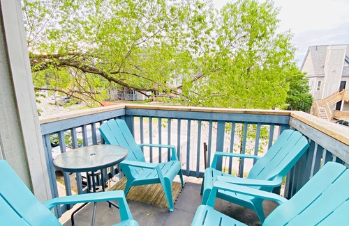 Craigleith Apartment | Cozy Studio Loft with 2 Baths Next to the Slopes