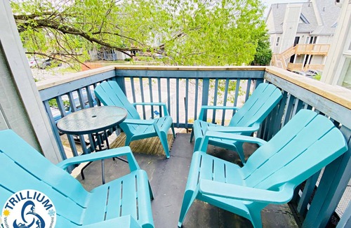 Craigleith Apartment | Cozy Studio Loft with 2 Baths Next to the Slopes
