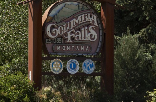 Columbia Falls Cabin | Cozy Studio Cabin with Full Bath + Laundry Steps to Downtown Columbia Falls!