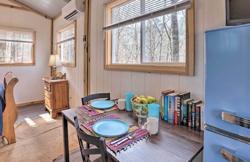 Tallassee Apartment | Cozy Studio Cabin in Tallassee w/Water View!