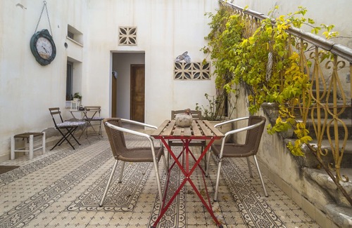 Neve Tzedek Apartment | Cozy Studio Carmel Market