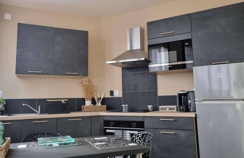 Chatel-Guyon Apartment | Cozy studio completely renovated - WIFI connection - Netflix - Ground floor