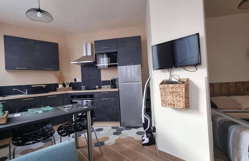 Chatel-Guyon Apartment | Cozy studio completely renovated - WIFI connection - Netflix - Ground floor