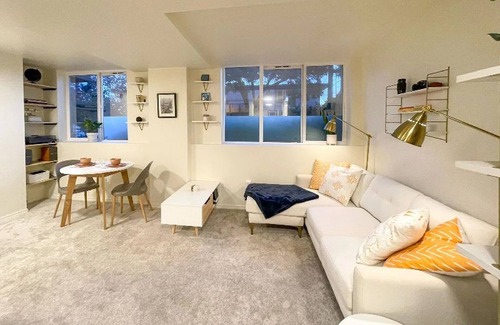 Central District Condo | Cozy Studio condo in the Leschi neighborhood
