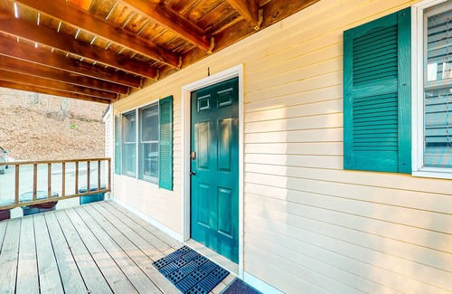 Ludlow Apartment | Cozy Studio Condo with Great Location, WiFi & Kitchenette