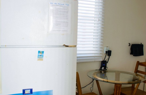 South Mission Beach Apartment | Cozy Studio/Flat Steps to Ocean 747- Sleeps 2, BBQ, Bike Rack, Surfboard