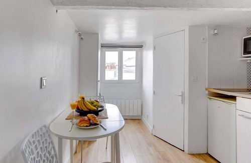 2nd Arrondissement Apartment | Cozy Studio for 2 Near Opera & Louvre