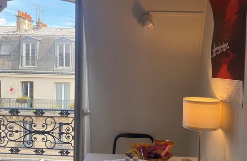 Quinze-Vingts Apartment | Cozy Studio for 2 With Rooftop Views in Central Paris