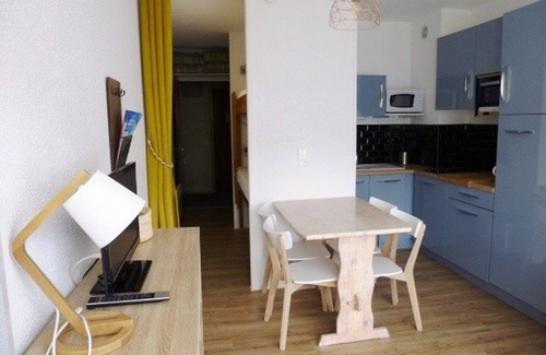 Arette Apartment | Cozy Studio for 4 with Balcony, Ski-In/Ski-Out Access, Free Parking, and Ski Locker